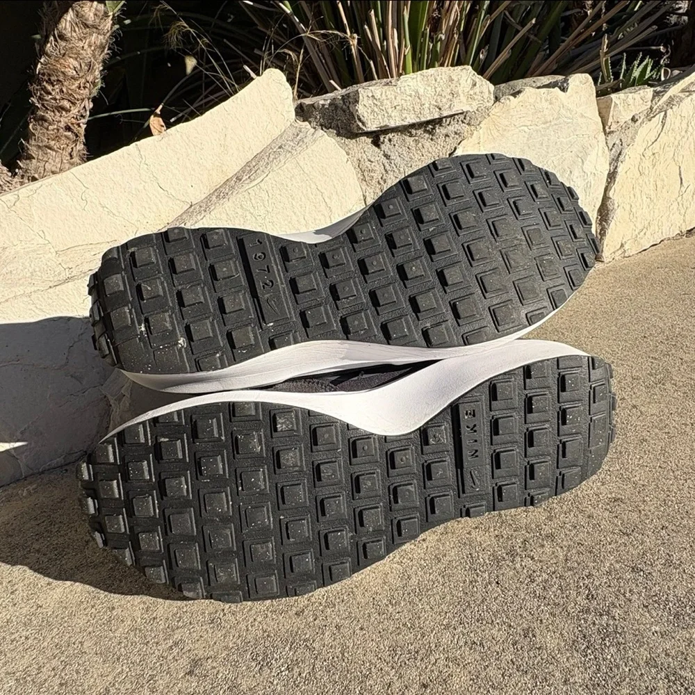 Nike Waffle Debut Mens Black Sneakers - Picture 9 of 16